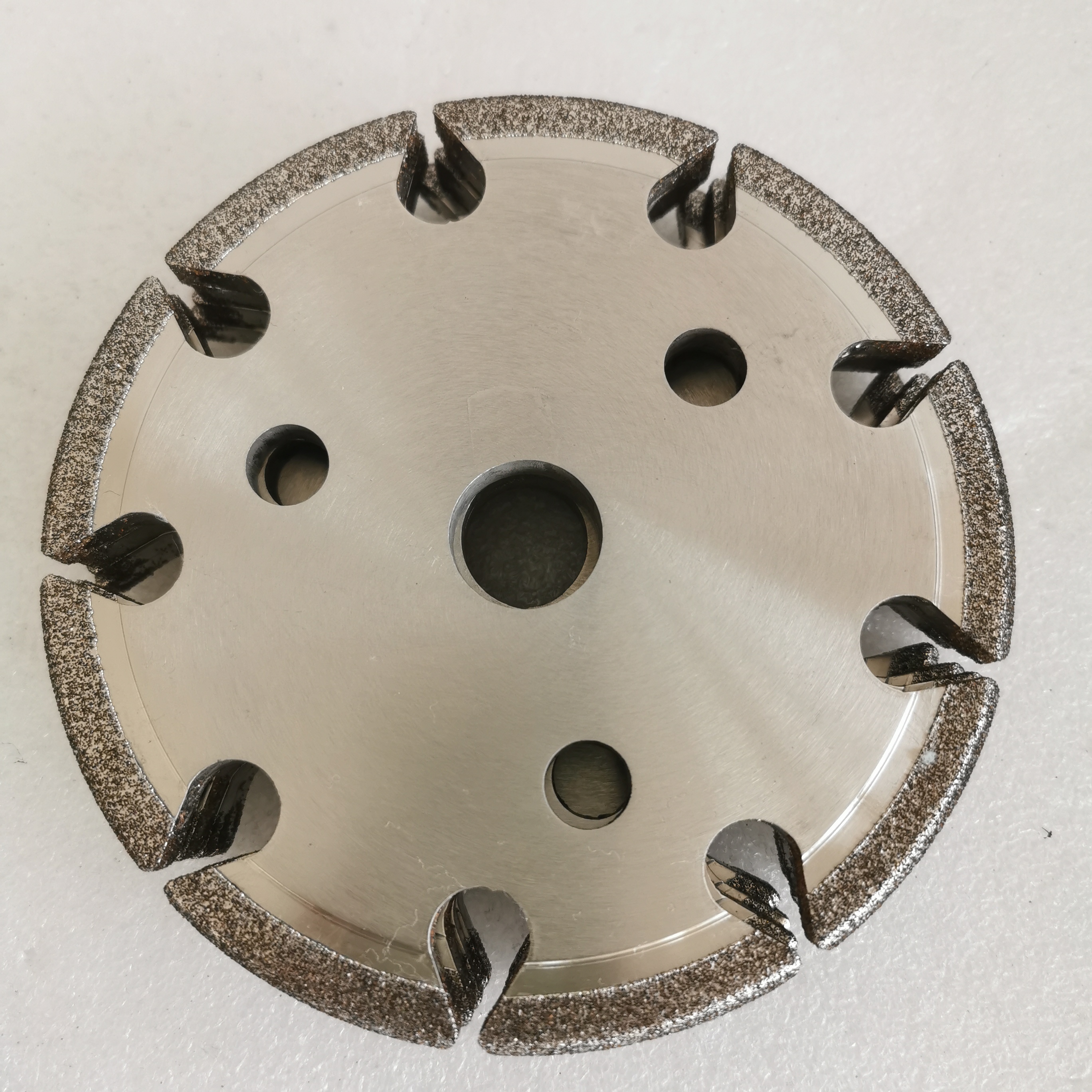 Latest company case about Successful development case of solving the problem of the lack of durability of CBN grinding wheels in chainsaws